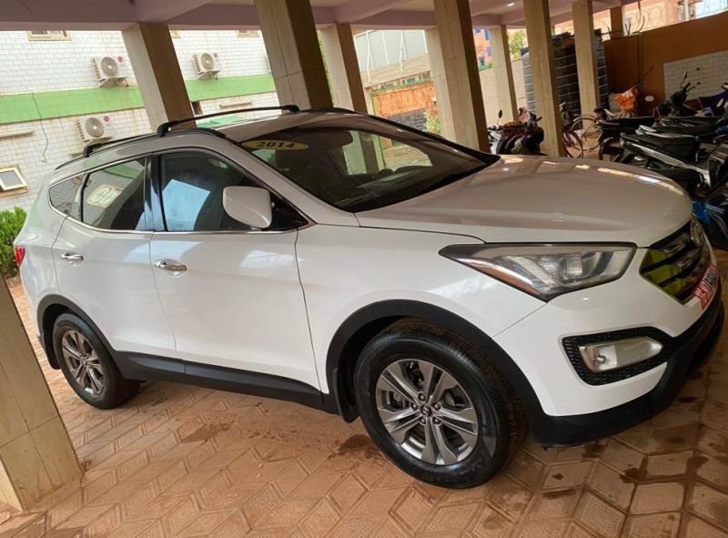 HYUNDAI Santafé Sport - à vendre sur r-auto HYUNDAI Santafé Sport - extérieur