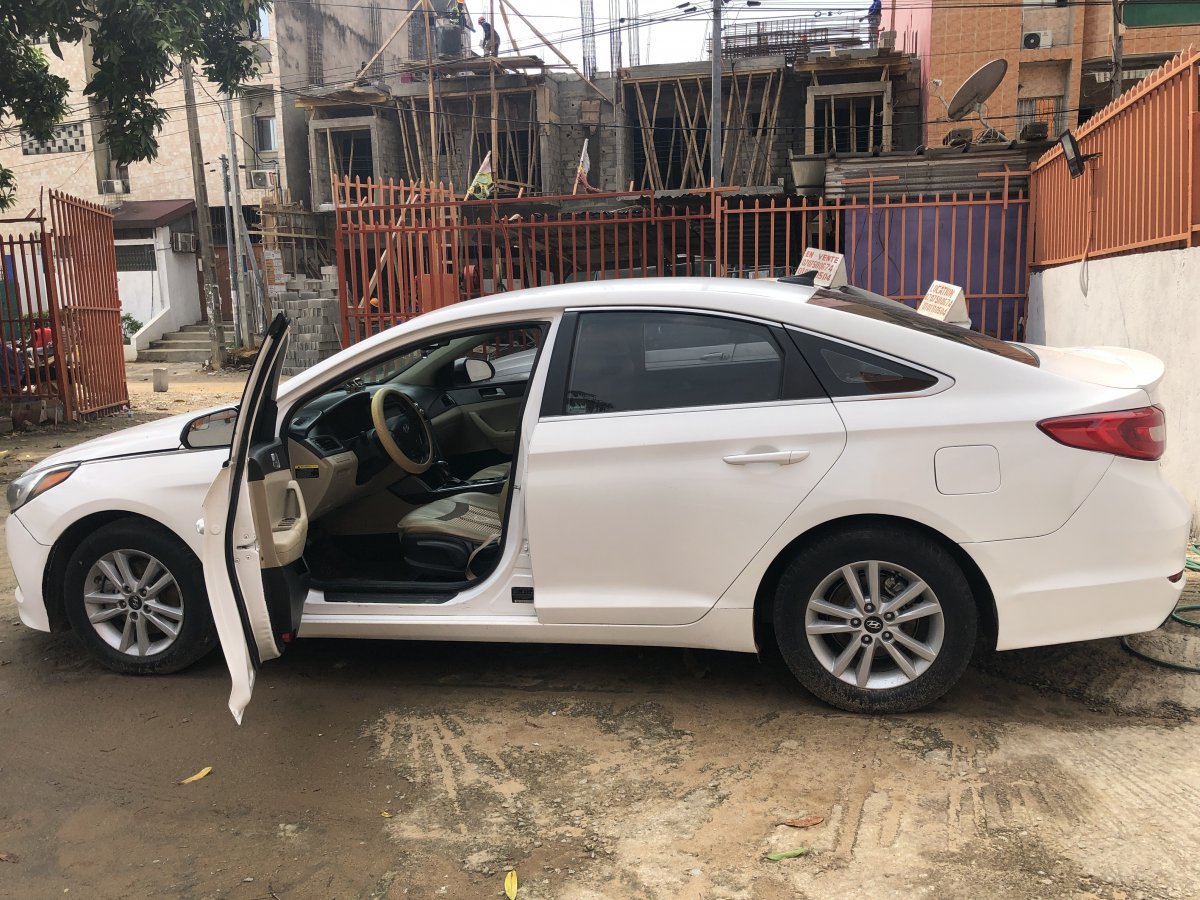 Hyundai sonata - à vendre sur r-auto Hyundai sonata - extérieur