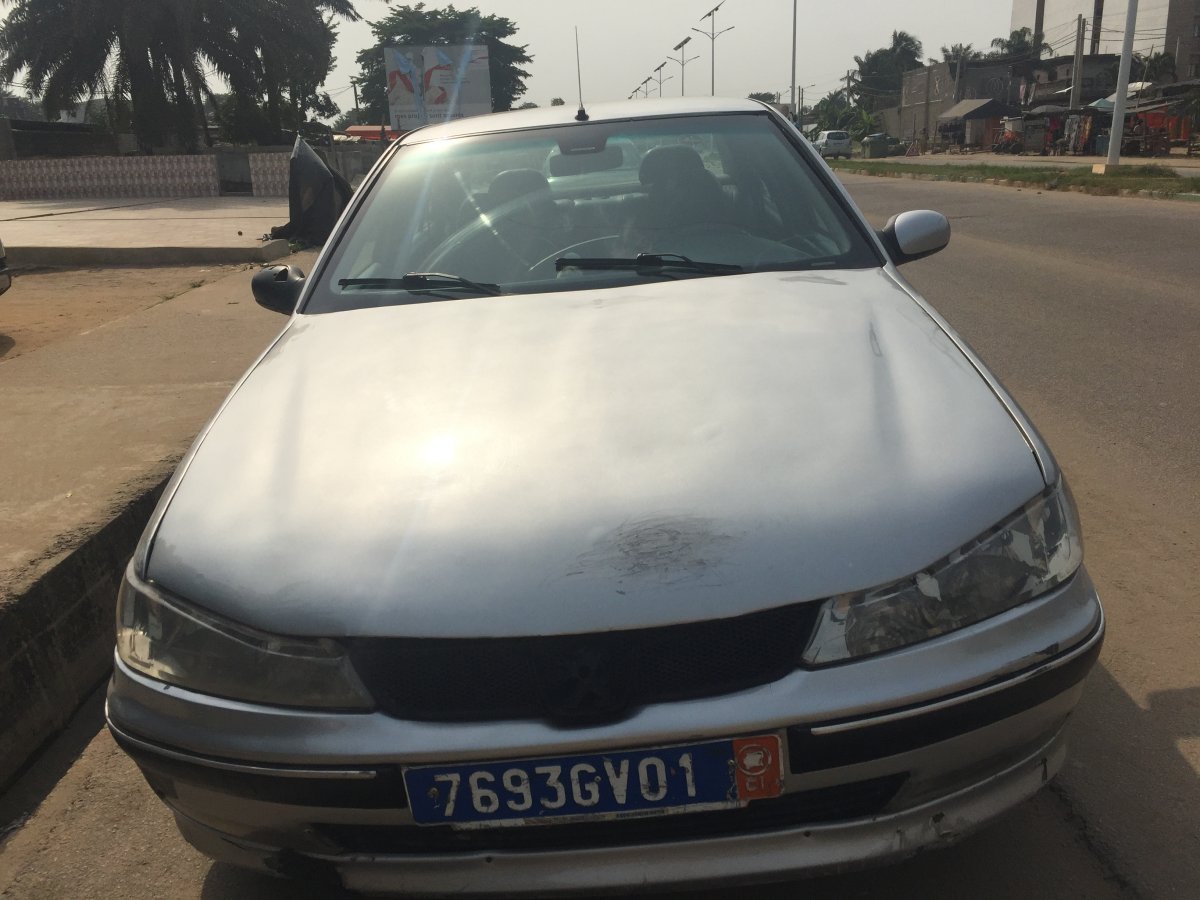 Peugeot 406 - à vendre sur r-auto Peugeot 406 - extérieur